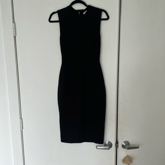 Aritzia Dresses & Skirts - Black Midi dress size 00 NWOT never worn!